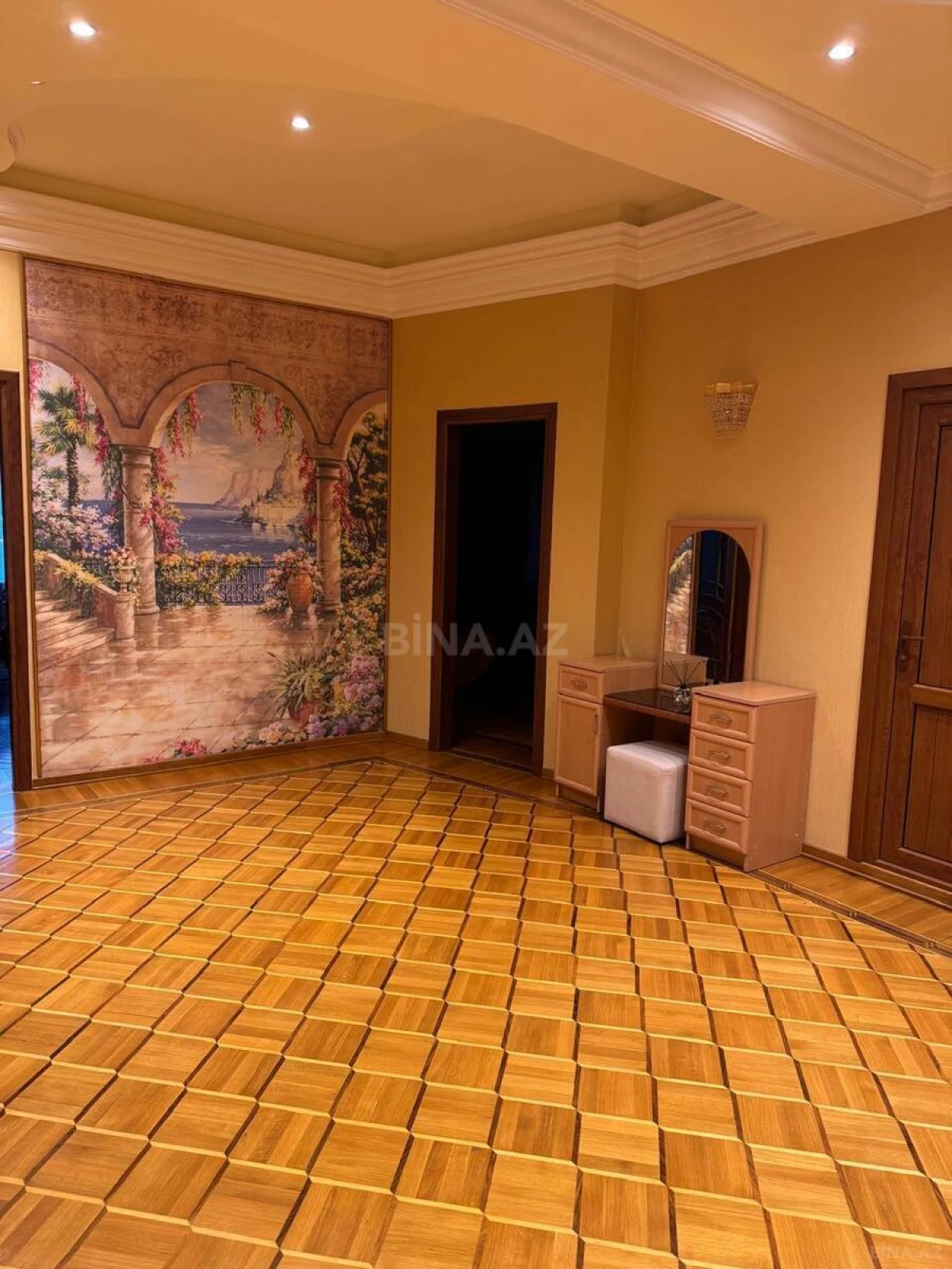 Kirayə verilir 3 otaqlı mənzil 140 m²