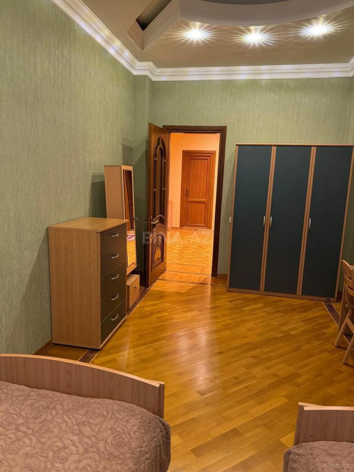 Kirayə verilir 3 otaqlı mənzil 140 m²