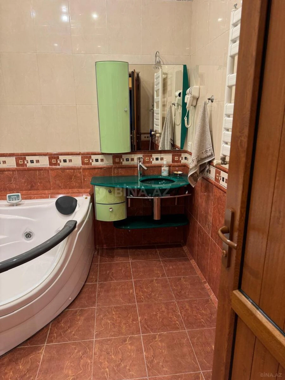 Kirayə verilir 3 otaqlı mənzil 140 m²