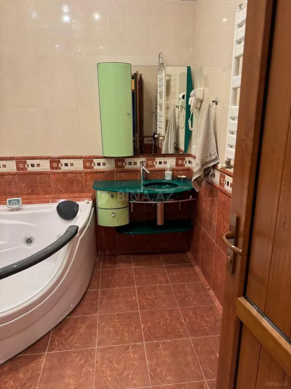 Kirayə verilir 3 otaqlı mənzil 140 m²