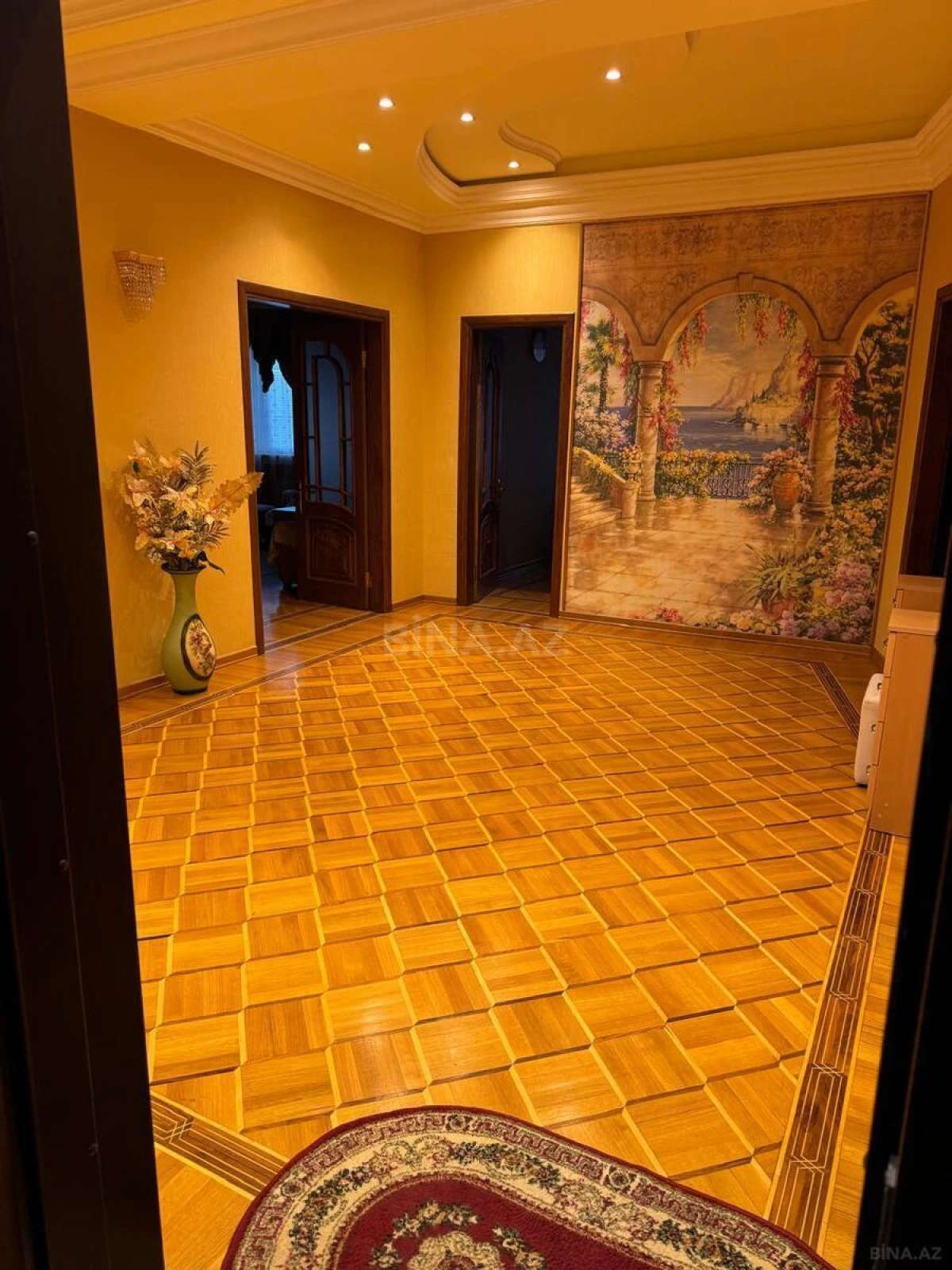 Kirayə verilir 3 otaqlı mənzil 140 m²