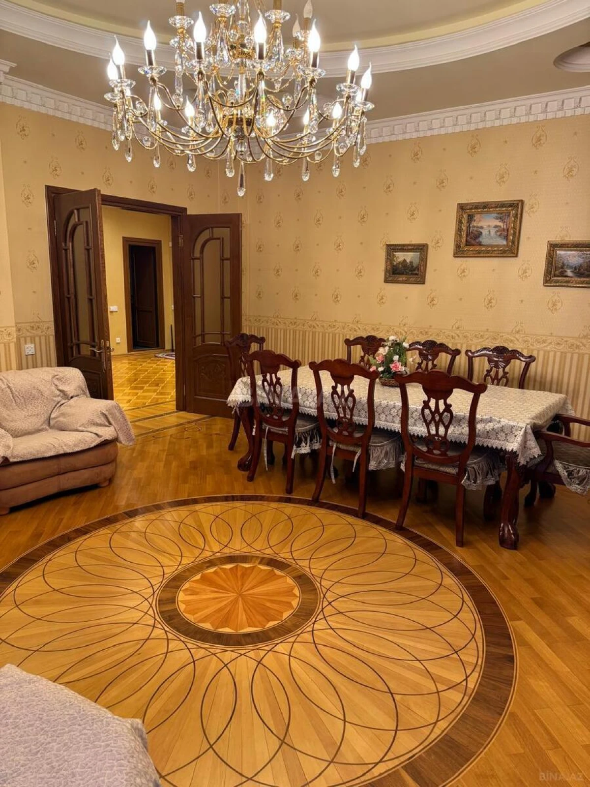 Kirayə verilir 3 otaqlı mənzil 140 m²