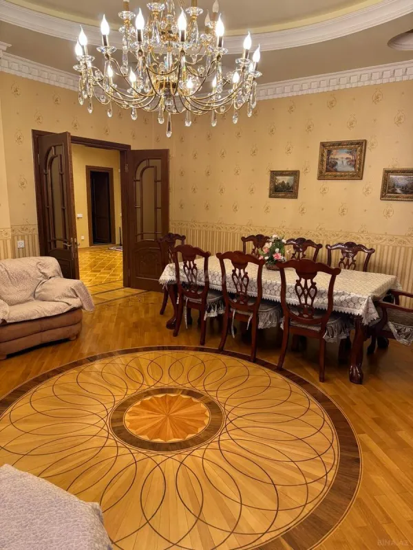 Kirayə verilir 3 otaqlı mənzil 140 m²