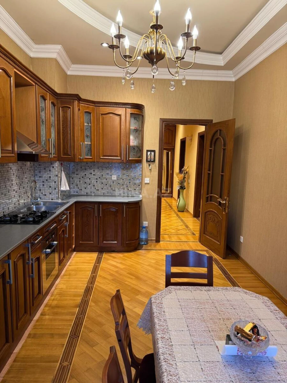 Kirayə verilir 3 otaqlı mənzil 140 m²