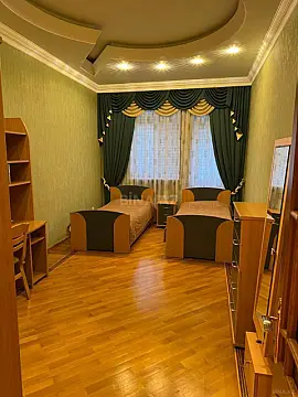Kirayə verilir 3 otaqlı mənzil 140 m²