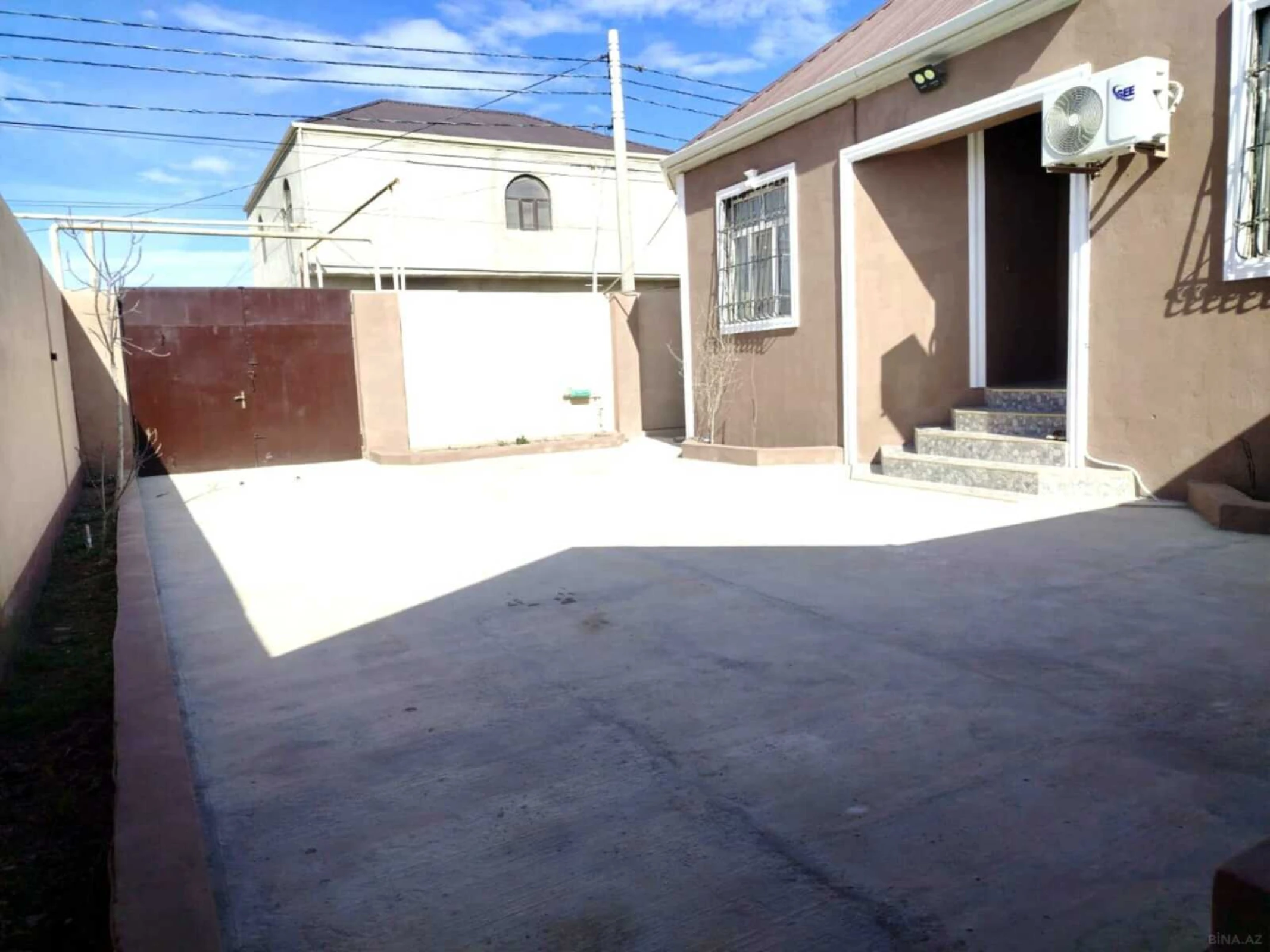 Satılır 4 otaqlı həyət evi 120 m²