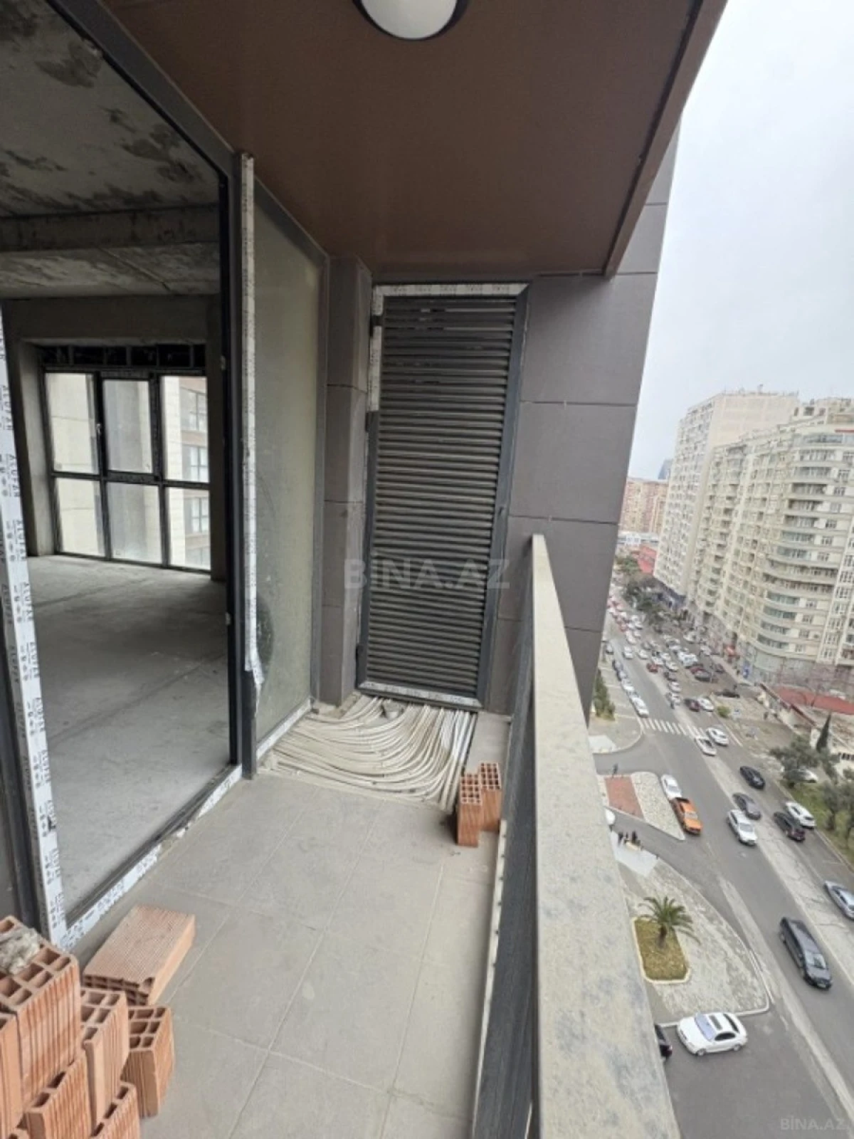 Satılır 3 otaqlı mənzil 127.4 m²
