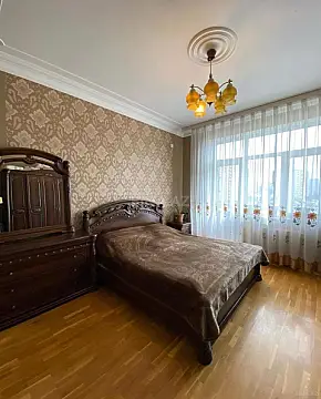 Satılır 3 otaqlı mənzil 115 m²