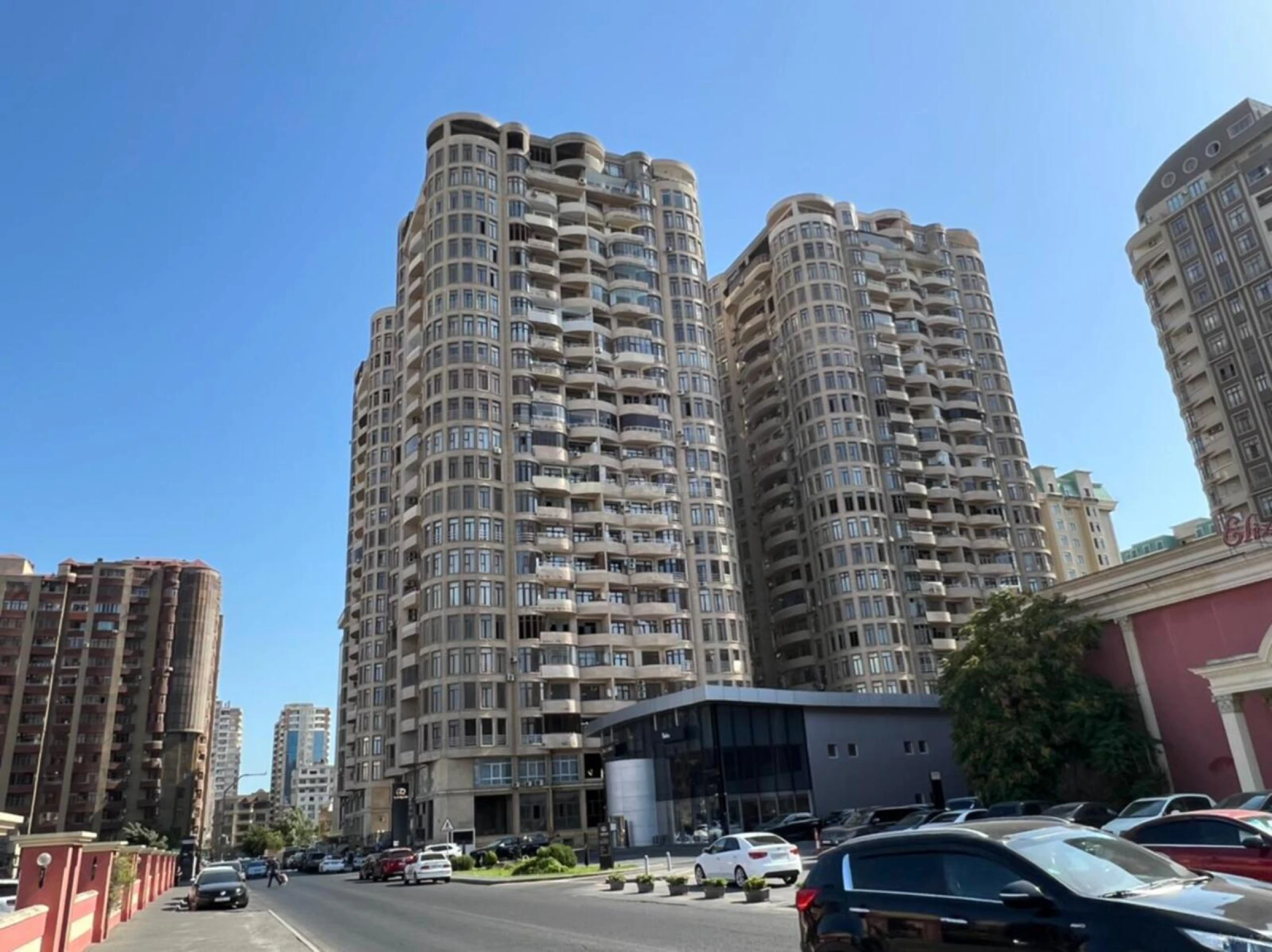 Kirayə verilir 3 otaqlı mənzil 110 m²