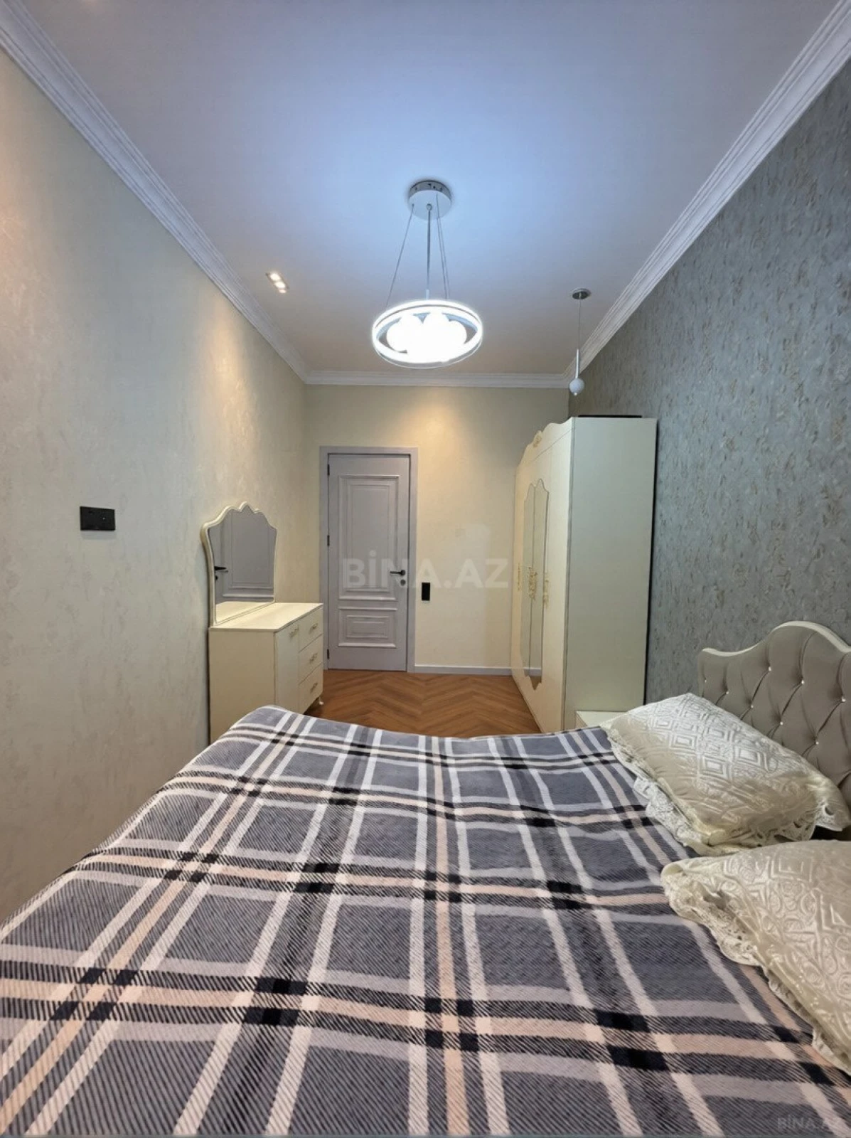 Kirayə verilir 2 otaqlı mənzil 85 m²
