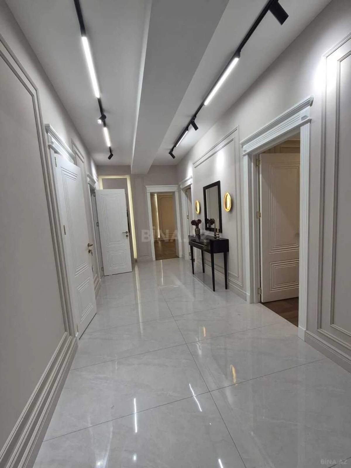 Satılır 3 otaqlı mənzil 110 m²