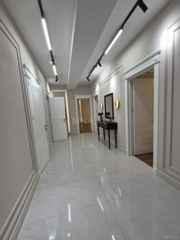 Satılır 3 otaqlı mənzil 110 m²