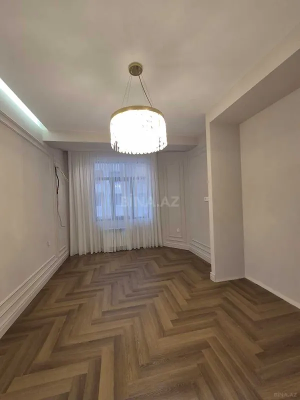 Satılır 3 otaqlı mənzil 110 m²