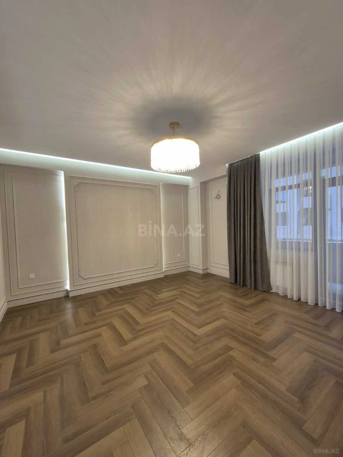 Satılır 3 otaqlı mənzil 110 m²