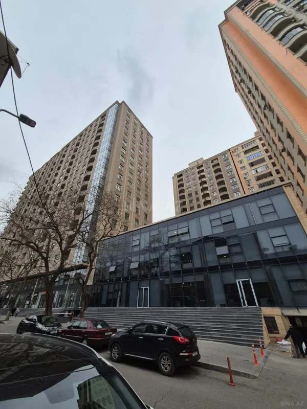 Satılır 3 otaqlı mənzil 110 m²