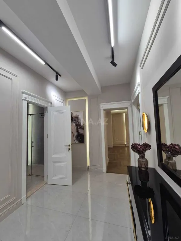 Satılır 3 otaqlı mənzil 110 m²