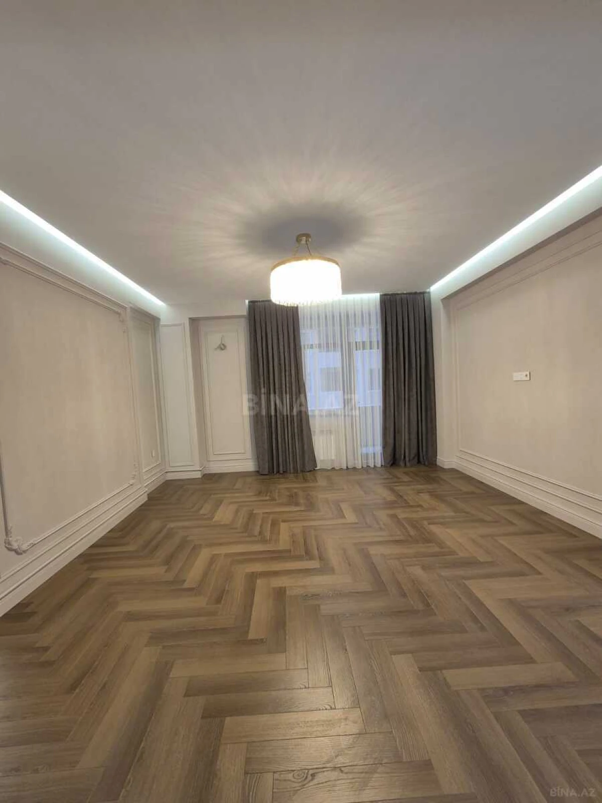 Satılır 3 otaqlı mənzil 110 m²