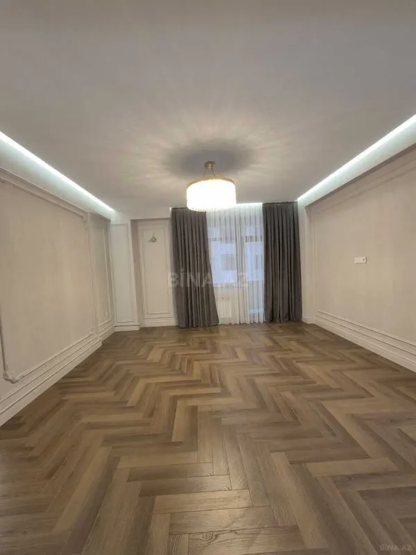 Satılır 3 otaqlı mənzil 110 m²