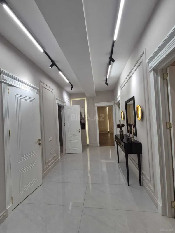 Satılır 3 otaqlı mənzil 110 m²
