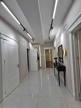 Satılır 3 otaqlı mənzil 110 m²
