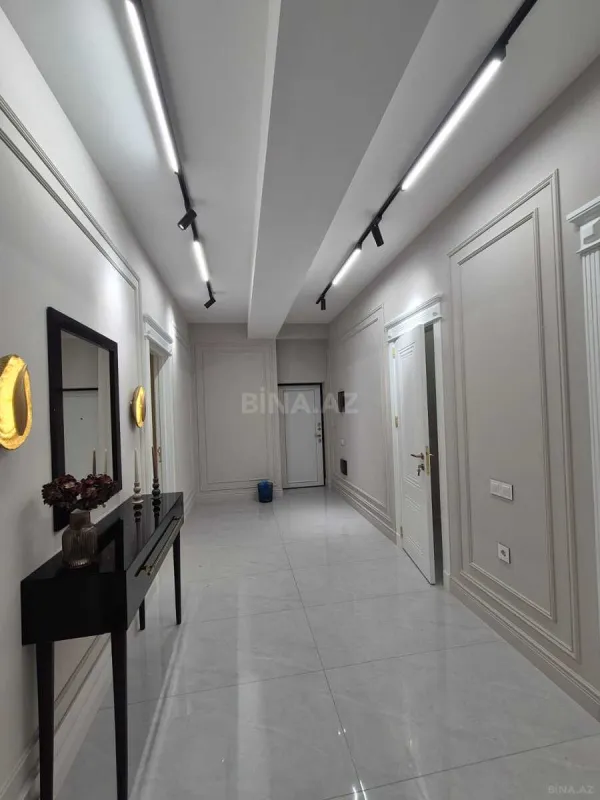 Satılır 3 otaqlı mənzil 110 m²