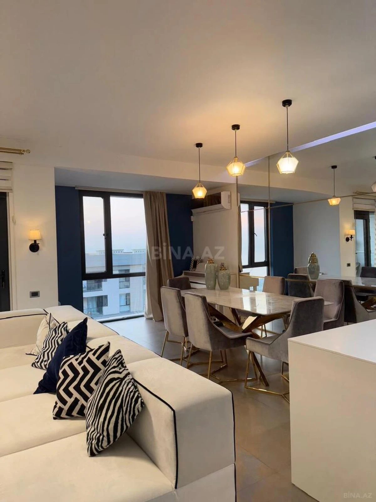 Satılır 2 otaqlı mənzil 76 m²