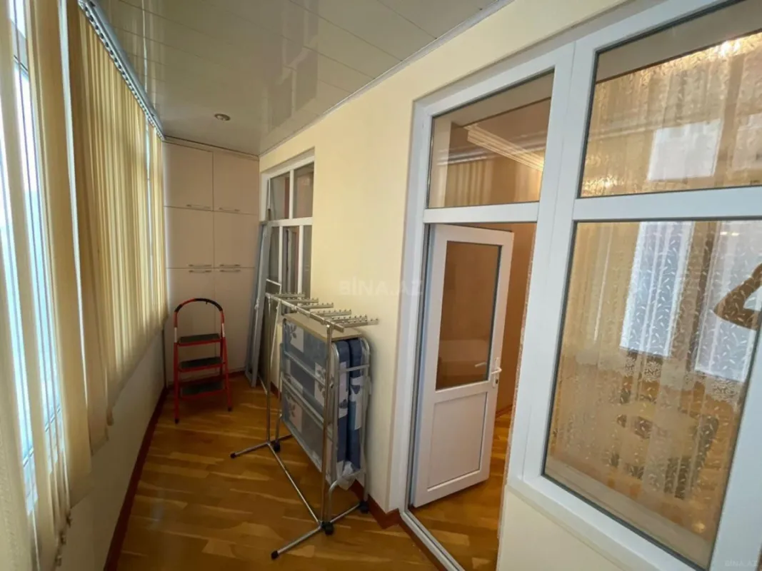 Satılır 3 otaqlı mənzil 117 m²