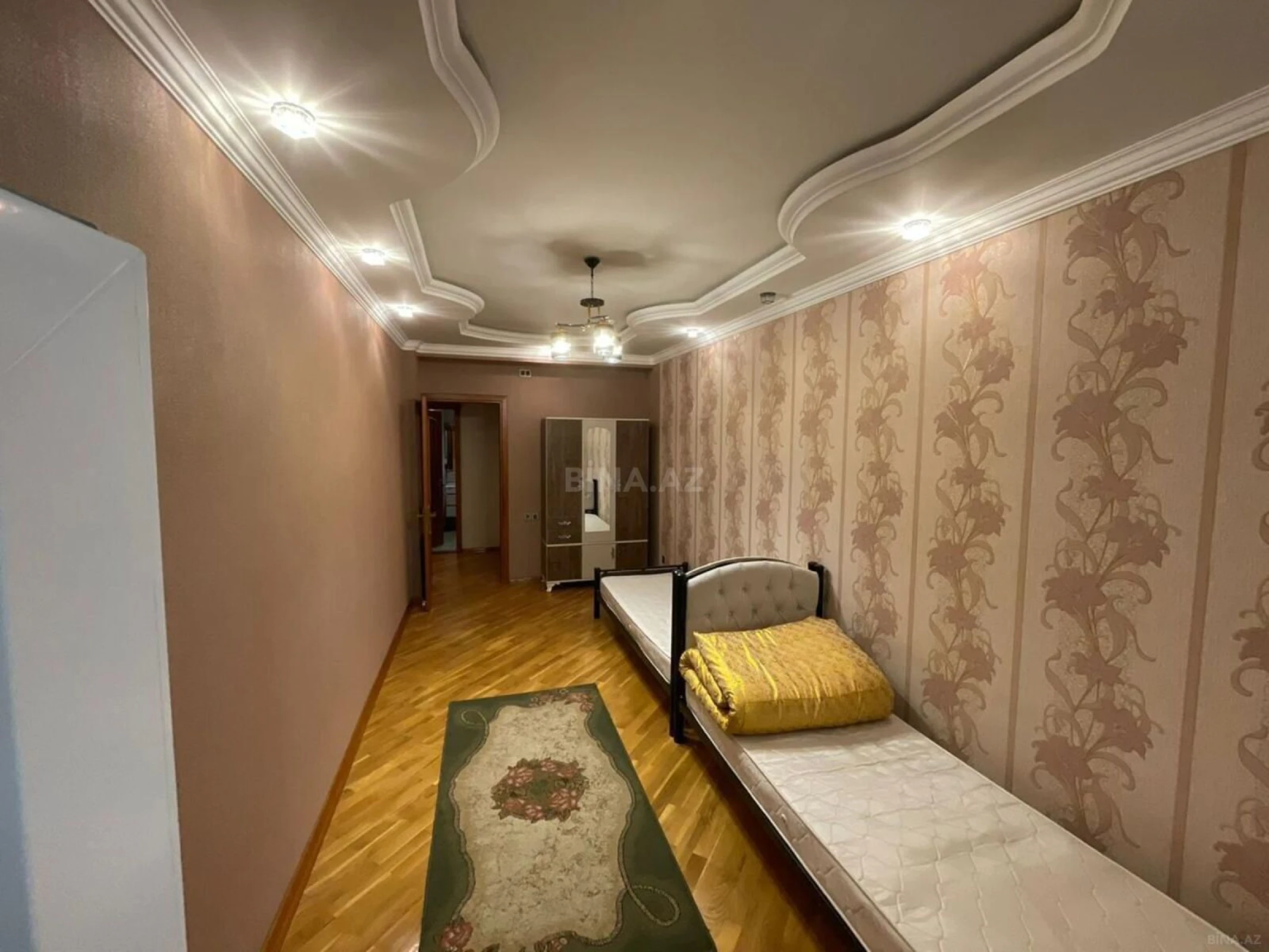 Satılır 3 otaqlı mənzil 117 m²