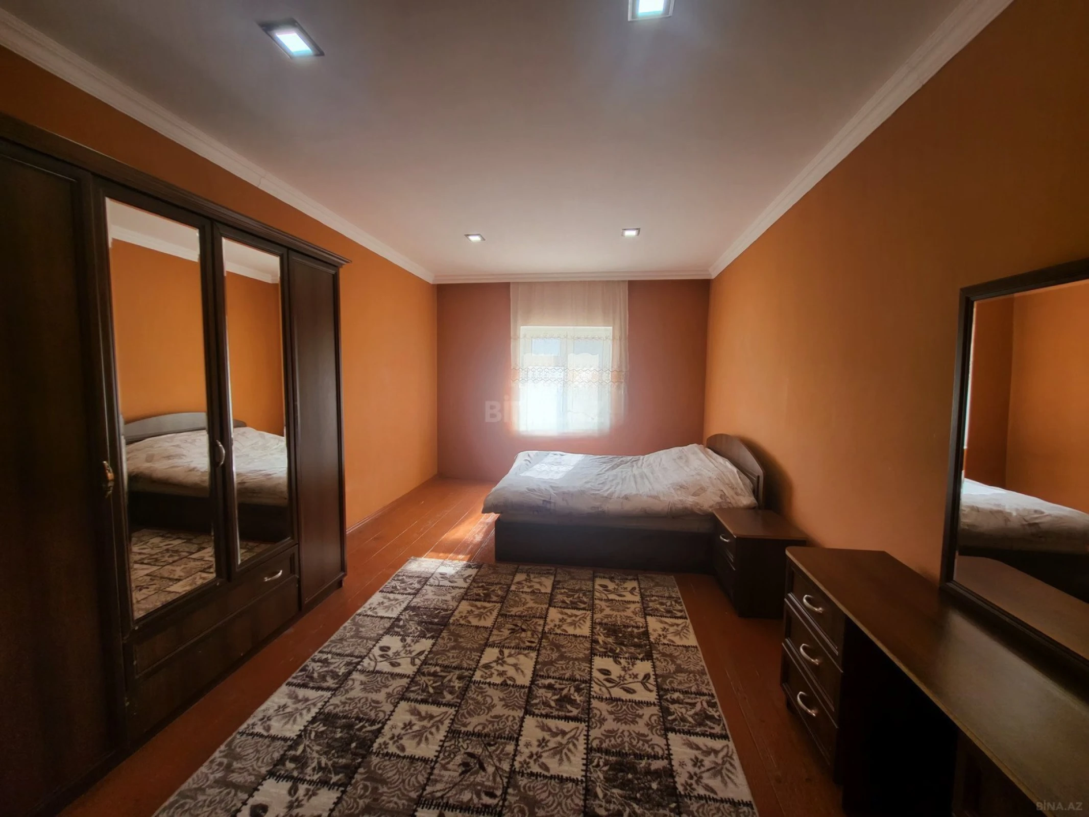 Satılır 4 otaqlı həyət evi 144 m²