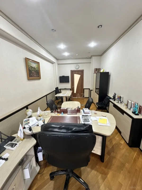 Kirayə verilir 5 otaqlı ofis 350 m²