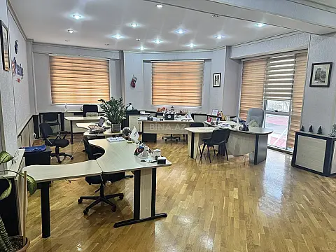 Kirayə verilir 5 otaqlı ofis 350 m²