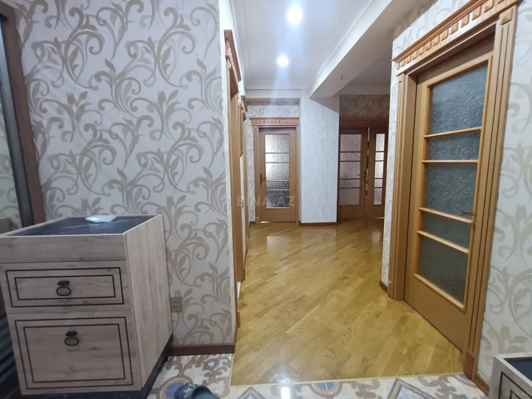Kirayə verilir 3 otaqlı mənzil 120 m²