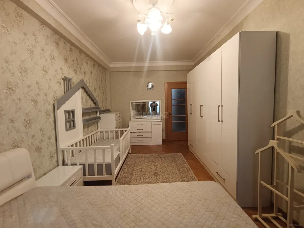 Kirayə verilir 3 otaqlı mənzil 120 m²