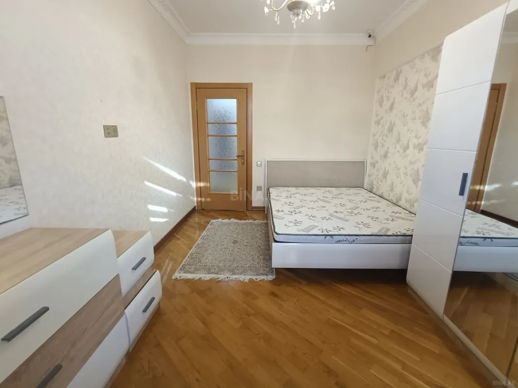 Kirayə verilir 3 otaqlı mənzil 120 m²
