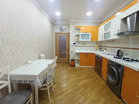 Kirayə verilir 3 otaqlı mənzil 120 m²