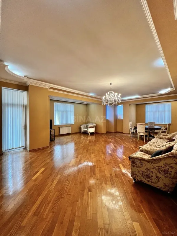 Satılır 3 otaqlı mənzil 170 m²