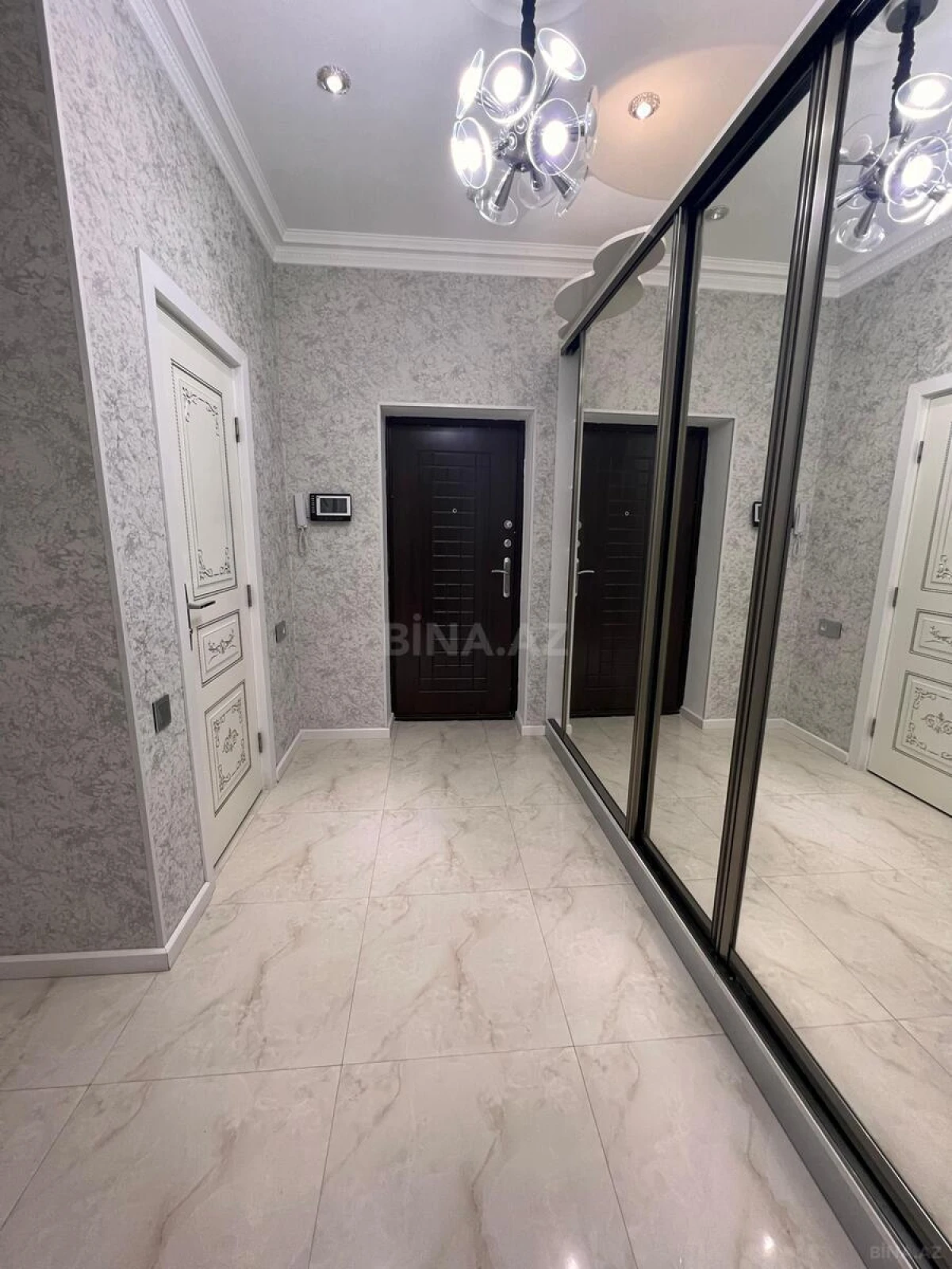 Kirayə verilir 2 otaqlı mənzil 72 m²