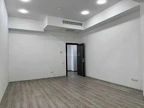Kirayə verilir 4 otaqlı ofis 250 m²