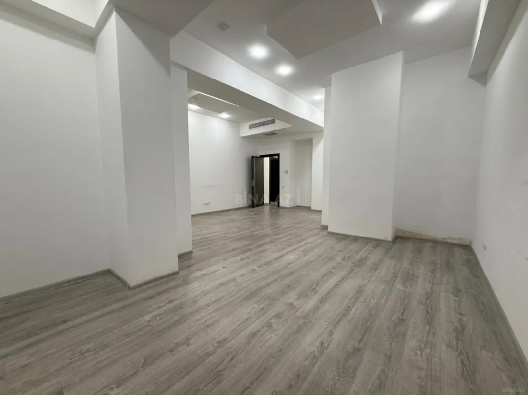 Kirayə verilir 4 otaqlı ofis 250 m²