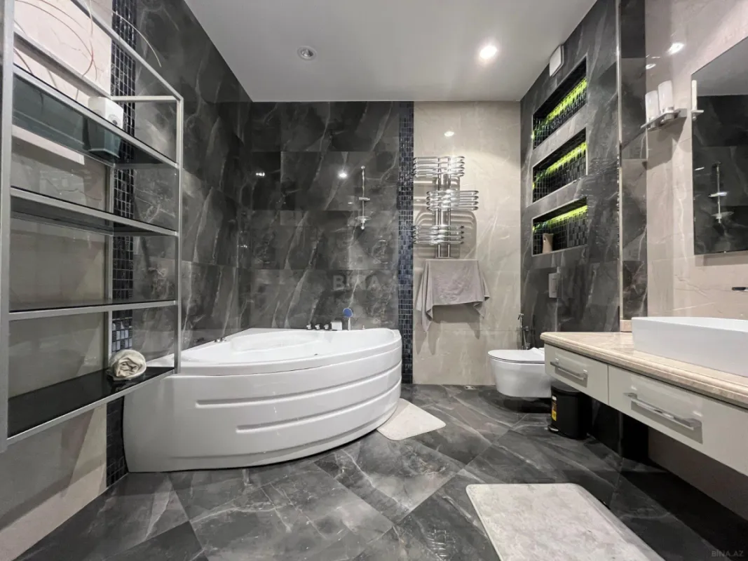 Kirayə verilir 3 otaqlı mənzil 180 m²