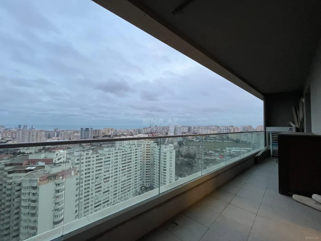 Kirayə verilir 3 otaqlı mənzil 180 m²