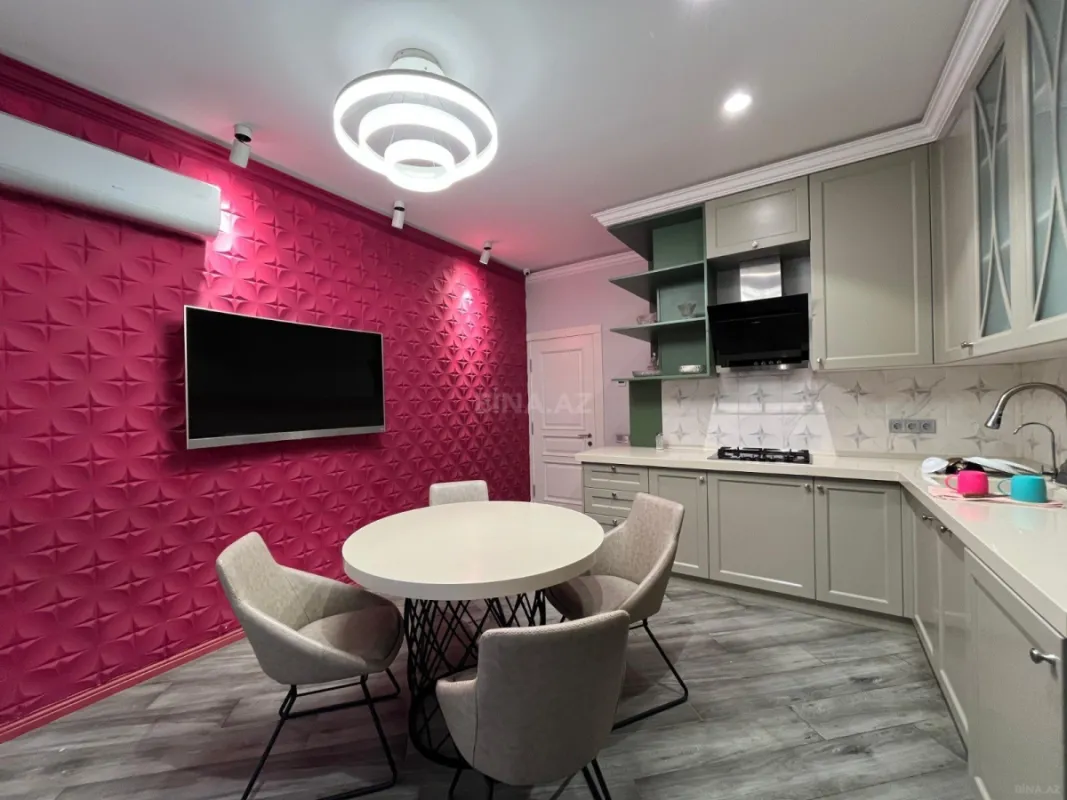 Kirayə verilir 3 otaqlı mənzil 180 m²