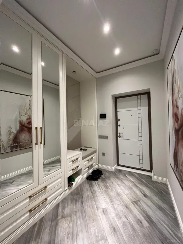 Kirayə verilir 3 otaqlı mənzil 180 m²