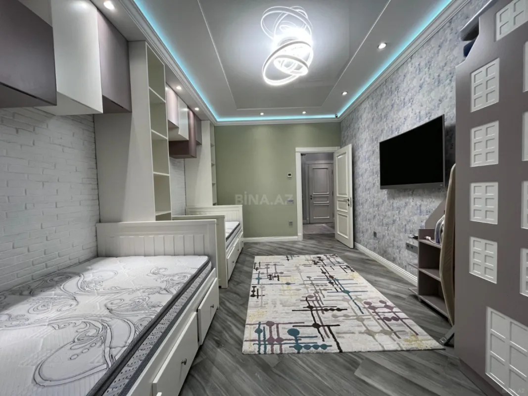Kirayə verilir 3 otaqlı mənzil 180 m²