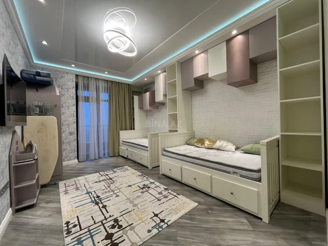 Kirayə verilir 3 otaqlı mənzil 180 m²