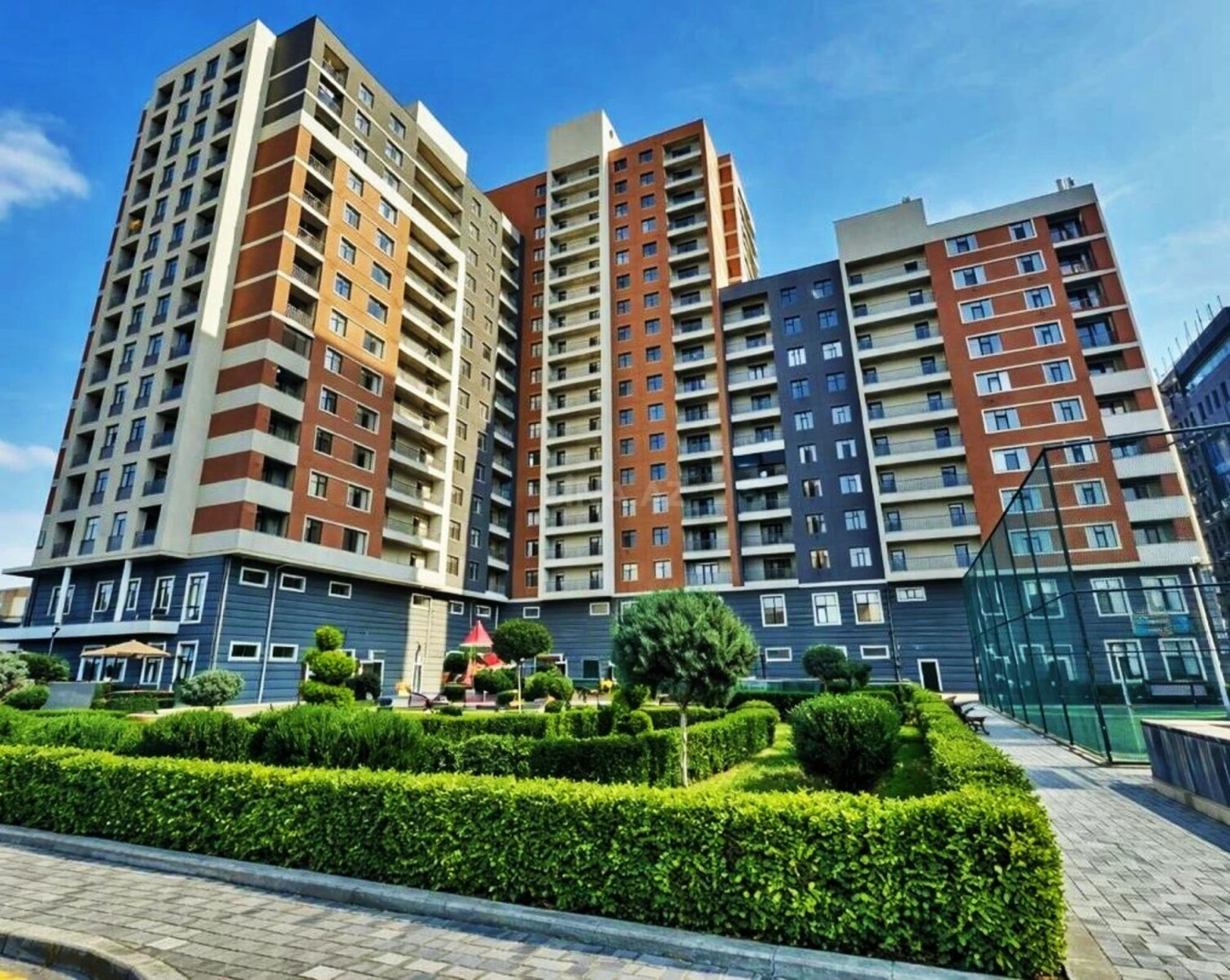 Satılır 2 otaqlı mənzil 111 m²