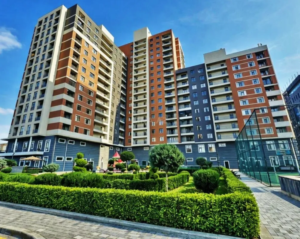 Satılır 2 otaqlı mənzil 111 m²
