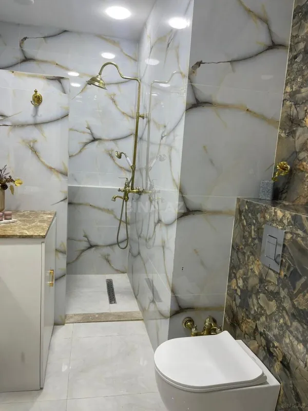 Satılır 2 otaqlı mənzil 111 m²