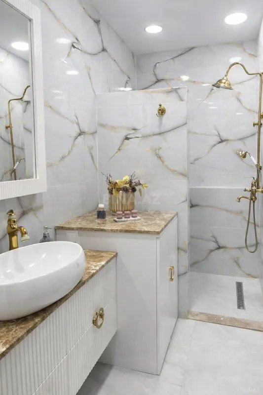 Satılır 2 otaqlı mənzil 111 m²