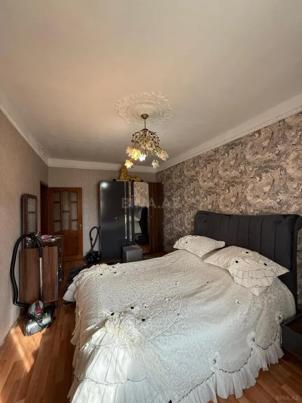 Satılır 5 otaqlı mənzil 120 m²